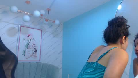 Snapshot of victoria_hernandez_t chatting on 04.11.26 Victoria online show from 04.11.26