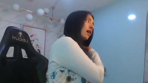 Snapshot of victoria_hernandez_t chatting on 04.14.26 Victoria online show from 04.14.26