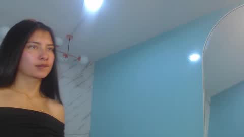 Snapshot of victoria_hernandez_t chatting on 05.22.26 Victoria online show from 05.22.26