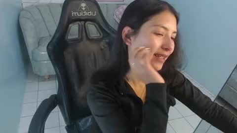 Snapshot of victoria_hernandez_t chatting on 06.27.26 Victoria online show from 06.27.26
