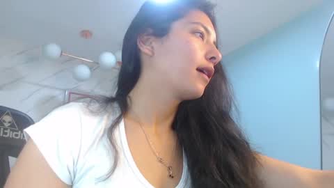 Snapshot of victoria_hernandez_t chatting on 07.01.26 Victoria online show from 07.01.26