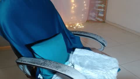 VICKY online show from 01.19.25