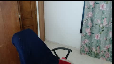 Snapshot of victoria_milf06 chatting on 04.19.26 victoria online show from 04.19.26