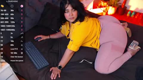 Snapshot of victoria_monteroo chatting on 06.10.26 Call me Vic online show from 06.10.26