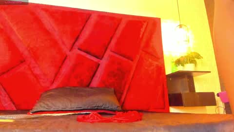 Vicky  online show from 04.12.26