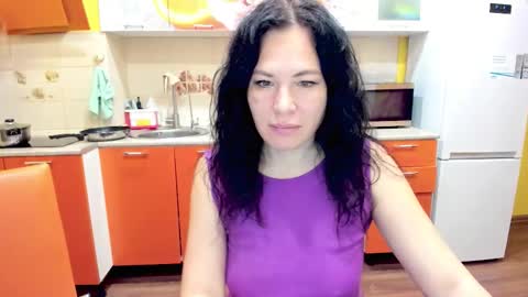 Victoria  online show from 12.15.25