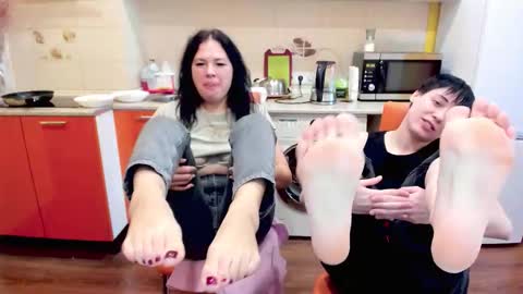 Victoria  online show from 12.20.25