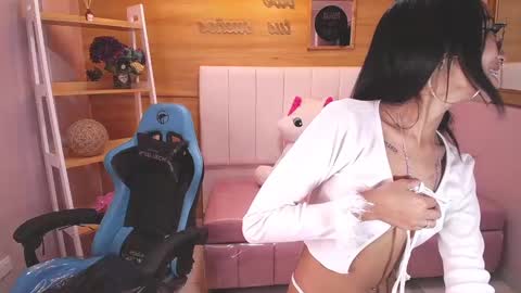 Victoria  online show from 01.29.25