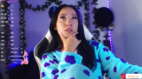 Snapshot of victoria_ricci_a chatting on 11.19.25 Victoria online show from 11.19.25