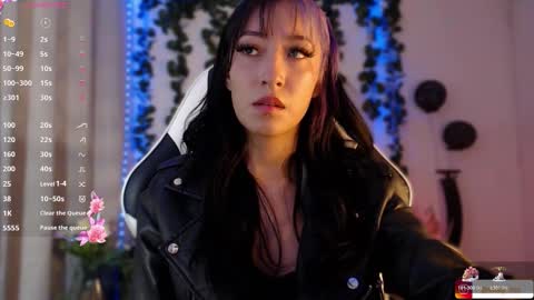 Snapshot of victoria_ricci_a chatting on 12.22.25 Victoria online show from 12.22.25