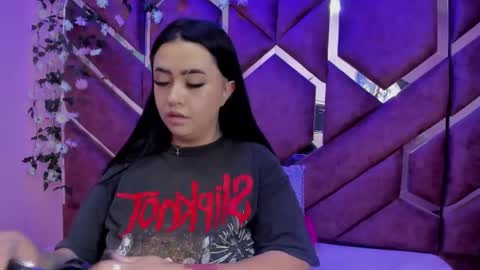 Victoria online show from 12.22.25