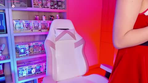 Victoria online show from 12.14.25