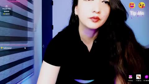Snapshot of victoria_smile_ chatting on 04.22.26 Victoria online show from 04.22.26
