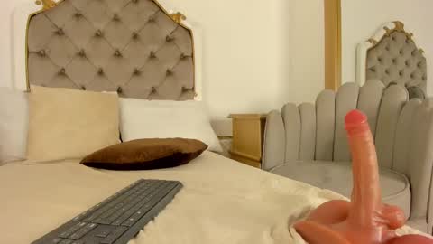 victoria  online show from 02.10.25