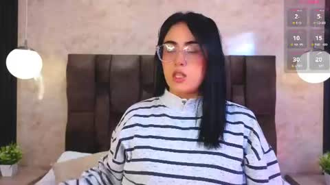 Snapshot of victoriaandrade chatting on 06.11.26 Victoria Andrade online show from 06.11.26
