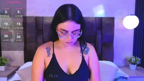 Snapshot of victoriaandrade chatting on 06.19.26 Victoria Andrade online show from 06.19.26