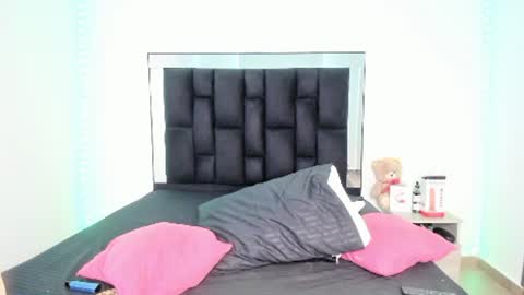 VICTORIA online show from 02.25.25