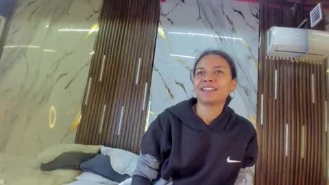 Victoria  online show from 01.05.26