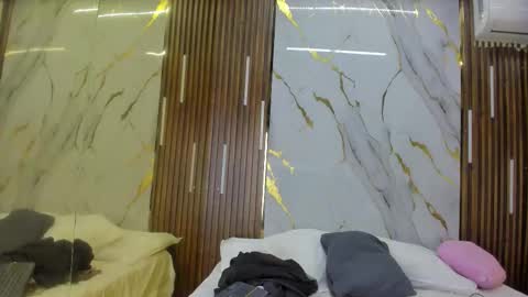 Victoria  online show from 01.16.26