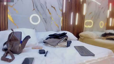 Snapshot of victoriaduarte chatting on 04.18.26 Victoria online show from 04.18.26