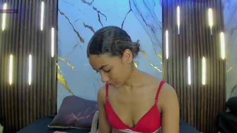 Snapshot of victoriaduarte chatting on 05.29.26 Victoria online show from 05.29.26
