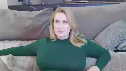 Snapshot of victoriafalls chatting on 12.28.24 Miss V online show from 12.28.24