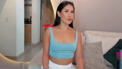 Vcitoria online show from 02.26.25