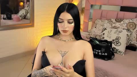 VICTORIA online show from 01.25.25