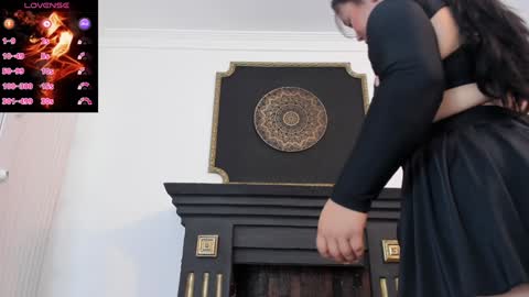 Victoria  online show from 01.31.25