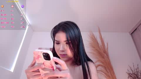 Snapshot of victorialeia chatting on 06.13.26 Victoria online show from 06.13.26