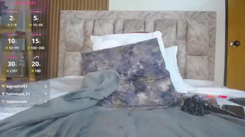 victoriamil1 online show from 02.26.25