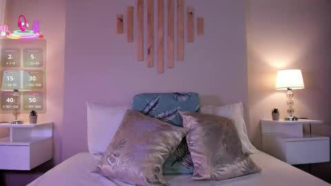 Victoria online show from 09.27.25