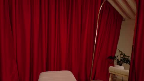 Snapshot of victorianova chatting on 03.05.26 VictoriaNova online show from 03.05.26