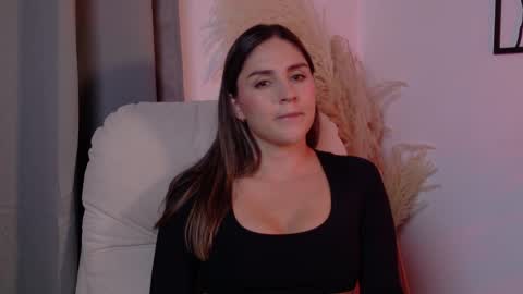 Snapshot of victorianova chatting on 04.17.26 VictoriaNova online show from 04.17.26