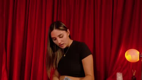 Snapshot of victorianova chatting on 04.21.26 VictoriaNova online show from 04.21.26