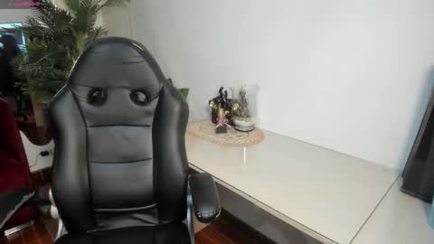 victoriapaker online show from 02.15.26