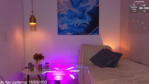 Maria Victoria online show from 04.17.26