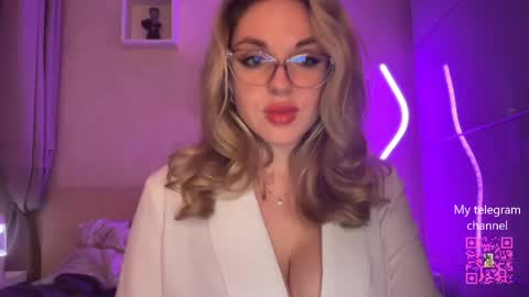 Victoria online show from 04.28.26