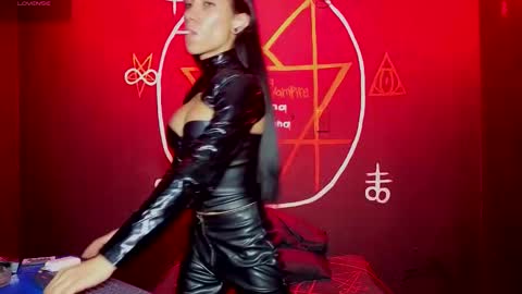 Snapshot of victoriavampire666 chatting on 09.17.25 Victoria Vampire online show from 09.17.25