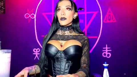 Snapshot of victoriavampire666 chatting on 10.05.25 Victoria Vampire online show from 10.05.25