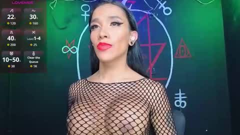 Victoria Vampire online show from 12.05.25