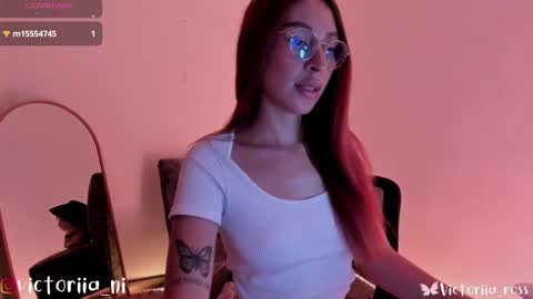 Snapshot of victoriia_ross chatting on 01.03.25 Annie vic online show from 01.03.25
