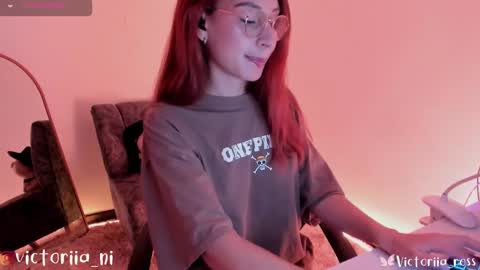 Snapshot of victoriia_ross chatting on 01.31.25 Annie vic online show from 01.31.25