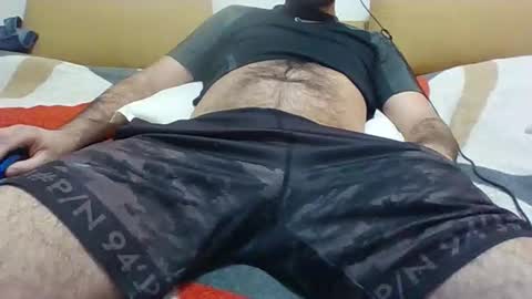 Snapshot of victoriousdevil chatting on 12.19.25 victoriousdevil online show from 12.19.25