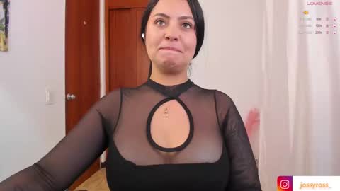 V  I C  T O R I A  online show from 03.11.25