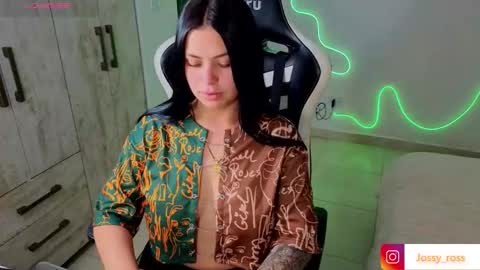 V  I C  T O R I A  online show from 03.13.26