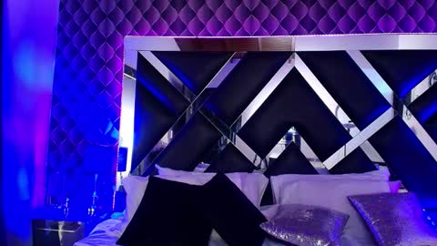 victtoria lee online show from 10.18.25