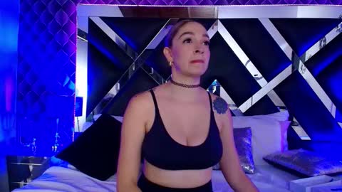 victtoria lee online show from 10.21.25