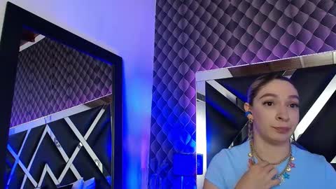 victtoria lee online show from 11.21.25