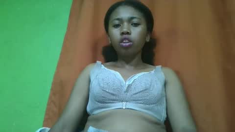 Snapshot of vierge28430 chatting on 04.21.26 vierge28430 online show from 04.21.26